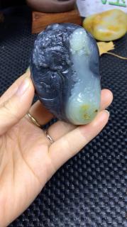 和田玉籽料原籽青花原籽俏色巧雕钟馗捉鬼