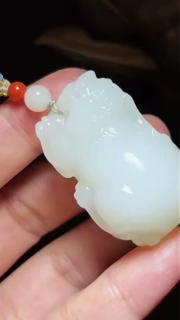 和田玉貔貅吊坠白玉男女款立体瑞兽貔貅玉坠